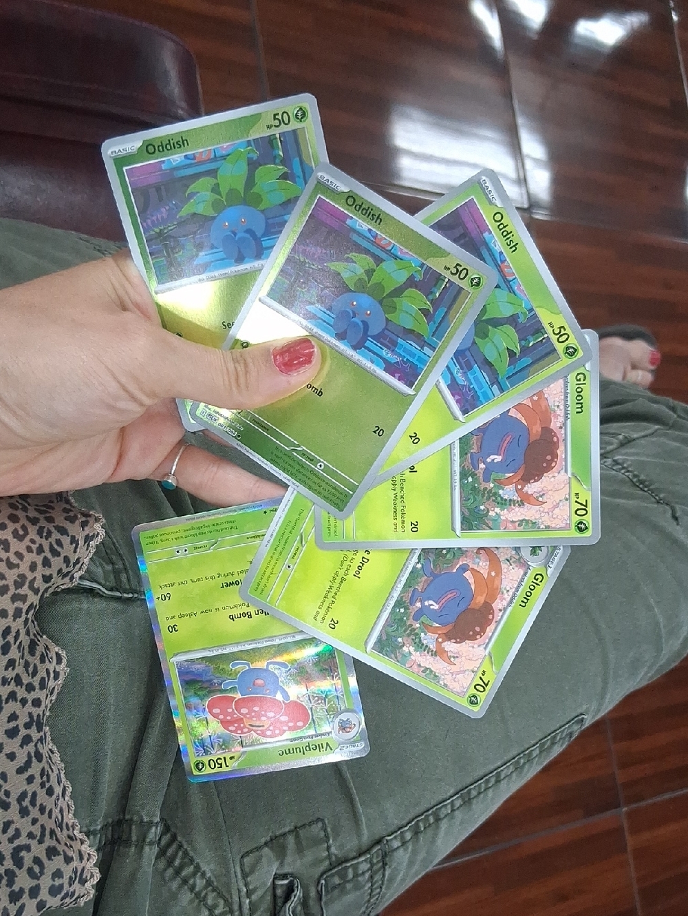 Oddish & Gloom Holo Trading Card Set - Green